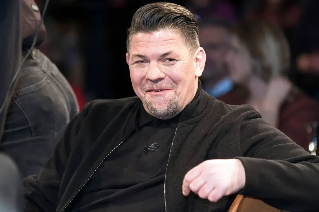 Vermögen von Tim Mälzer: Wie viel ist der TV-Koch wirklich wert? vermögen tim mälzer